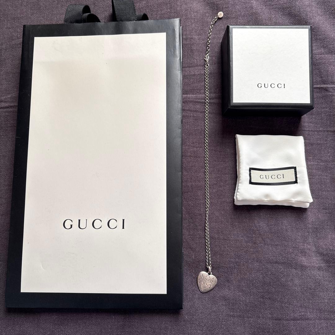GUCCI ハート型ネックレス