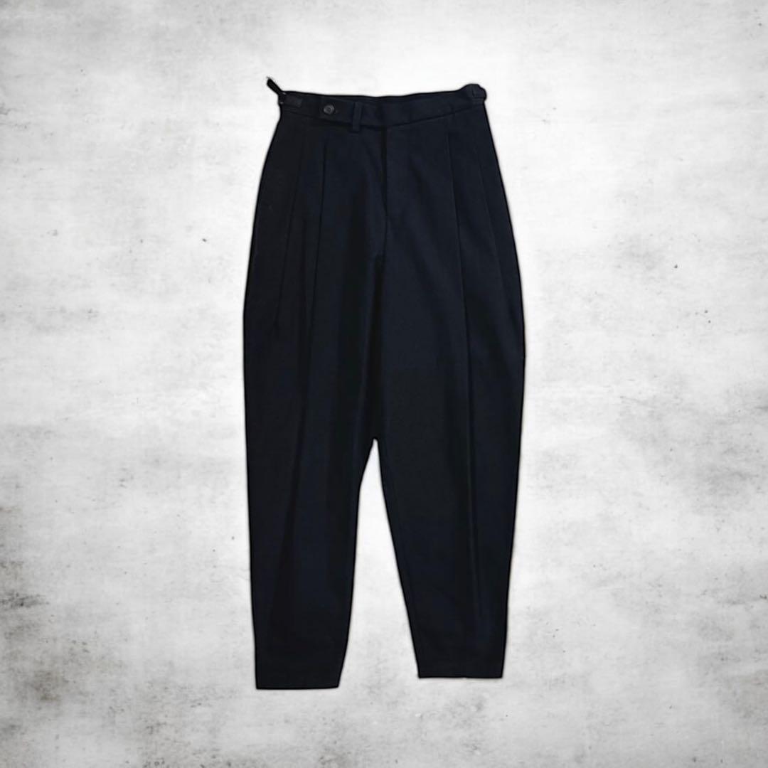 ato アトウ コットンツータック スラックス パンツ