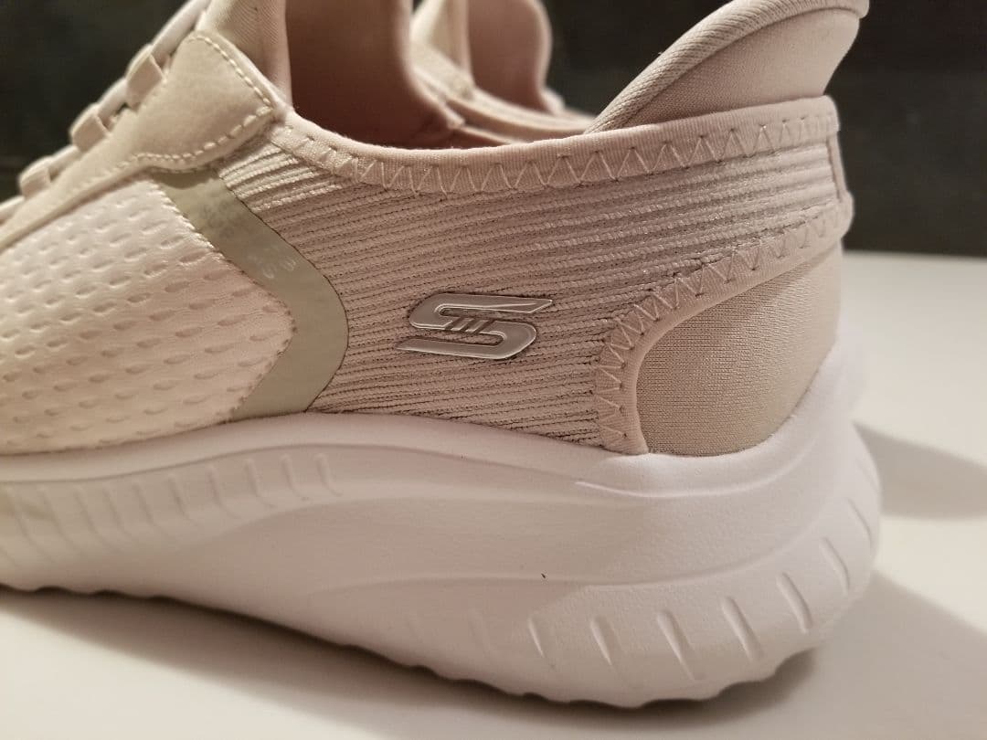 美品●SKECHERS スケッチャーズ・スリップイン スニーカー●23.5㎝