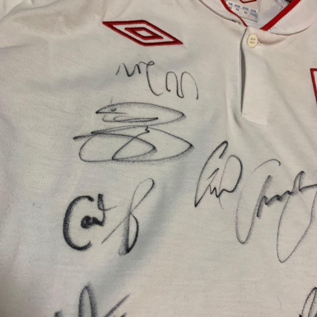 イングランド　サッカー選手　サイン　ユニフォーム