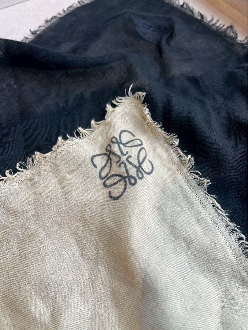 【極美品】LOEWE ロエベ 花柄　ストール　クリーム＆ブラック　カシミヤ入り