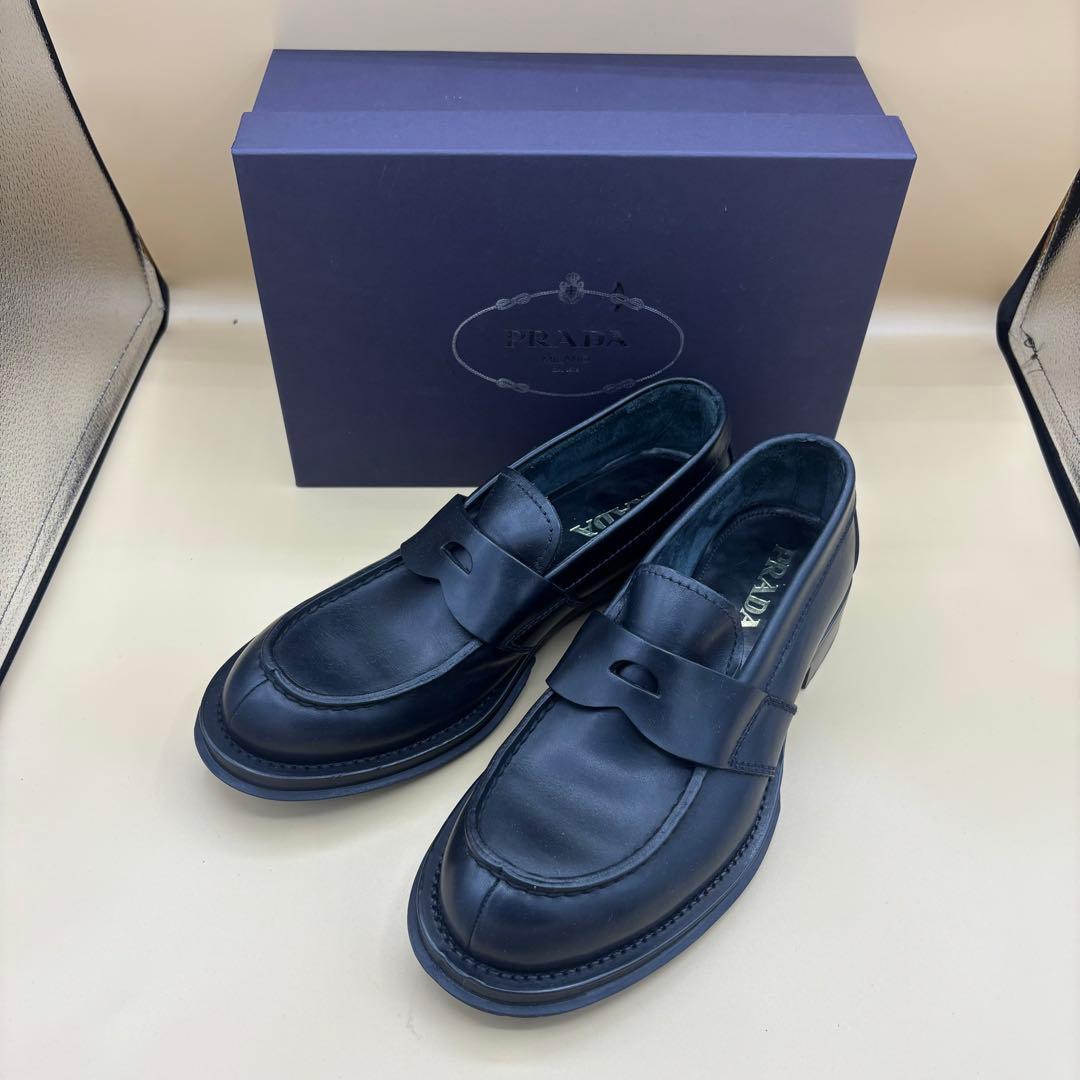 PRADA 黒 ローファー メンズ 7 1/2 レザー