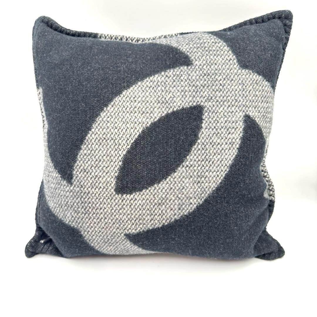 未使用品✨CHANEL カシミヤ　クッション　ココマーク　グレー　アイボリー