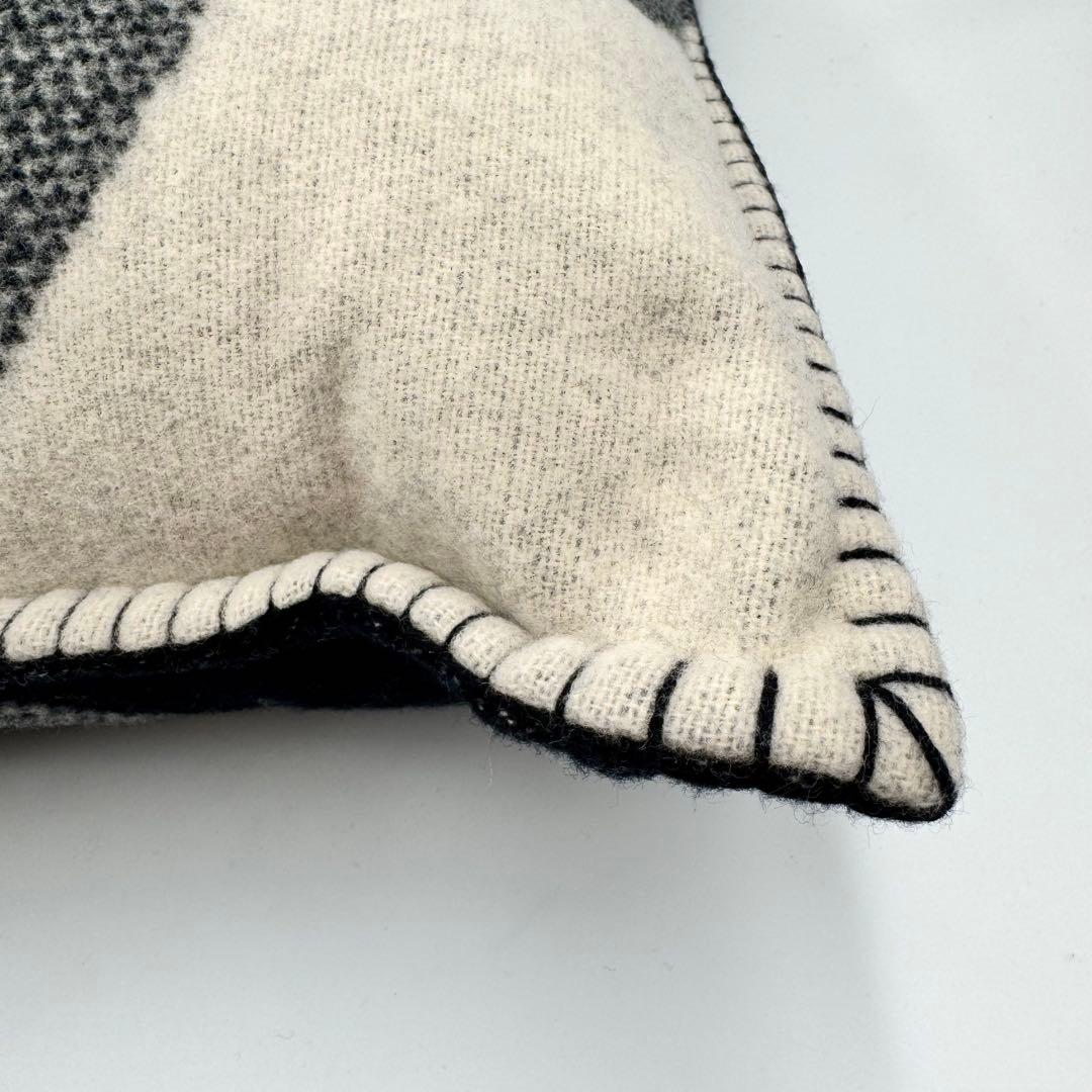 未使用品✨CHANEL カシミヤ　クッション　ココマーク　グレー　アイボリー