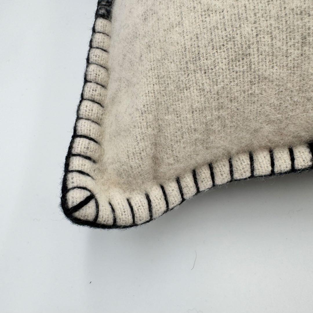 未使用品✨CHANEL カシミヤ　クッション　ココマーク　グレー　アイボリー