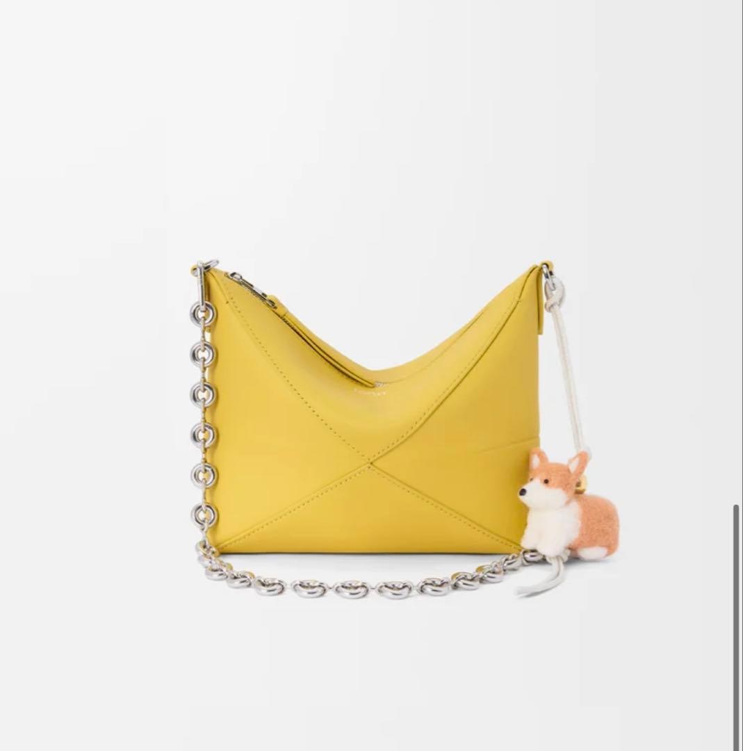 【新品未使用】LOEWE ロエベ　コーギーチャーム 付属品全部つきます