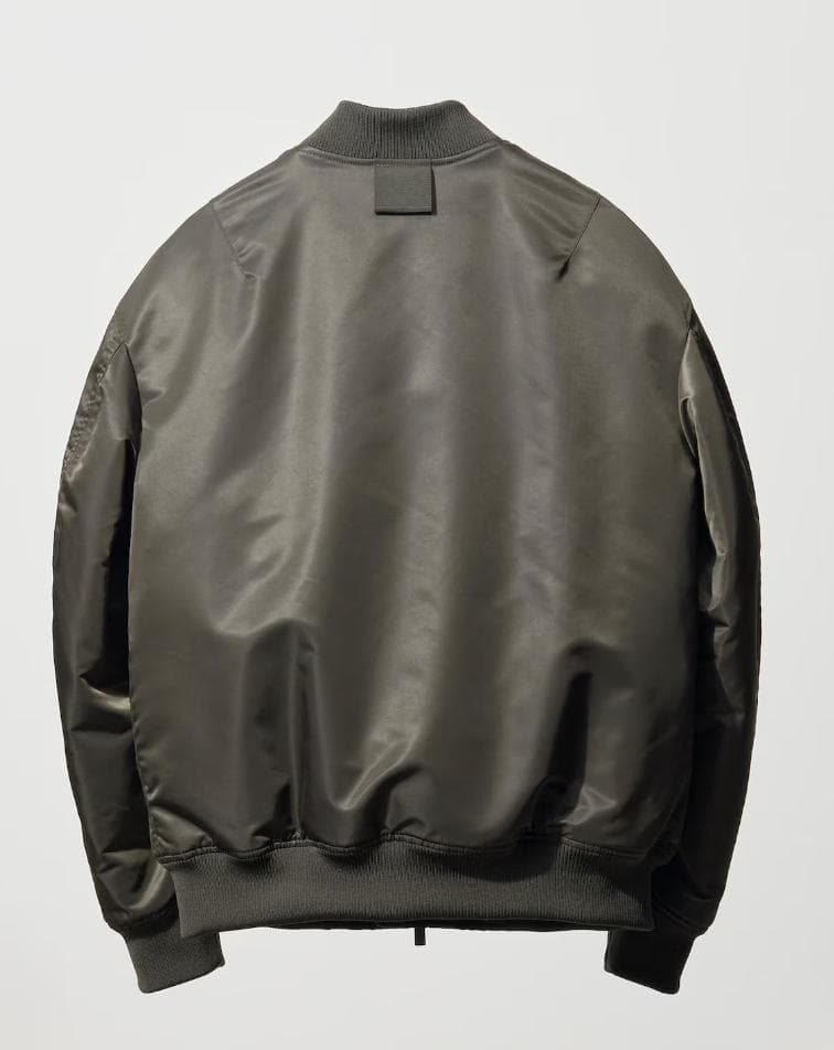 【即日発送】ユニクロ ハイブリッドダウンオーバーサイズMA－1 XXL【未開封】