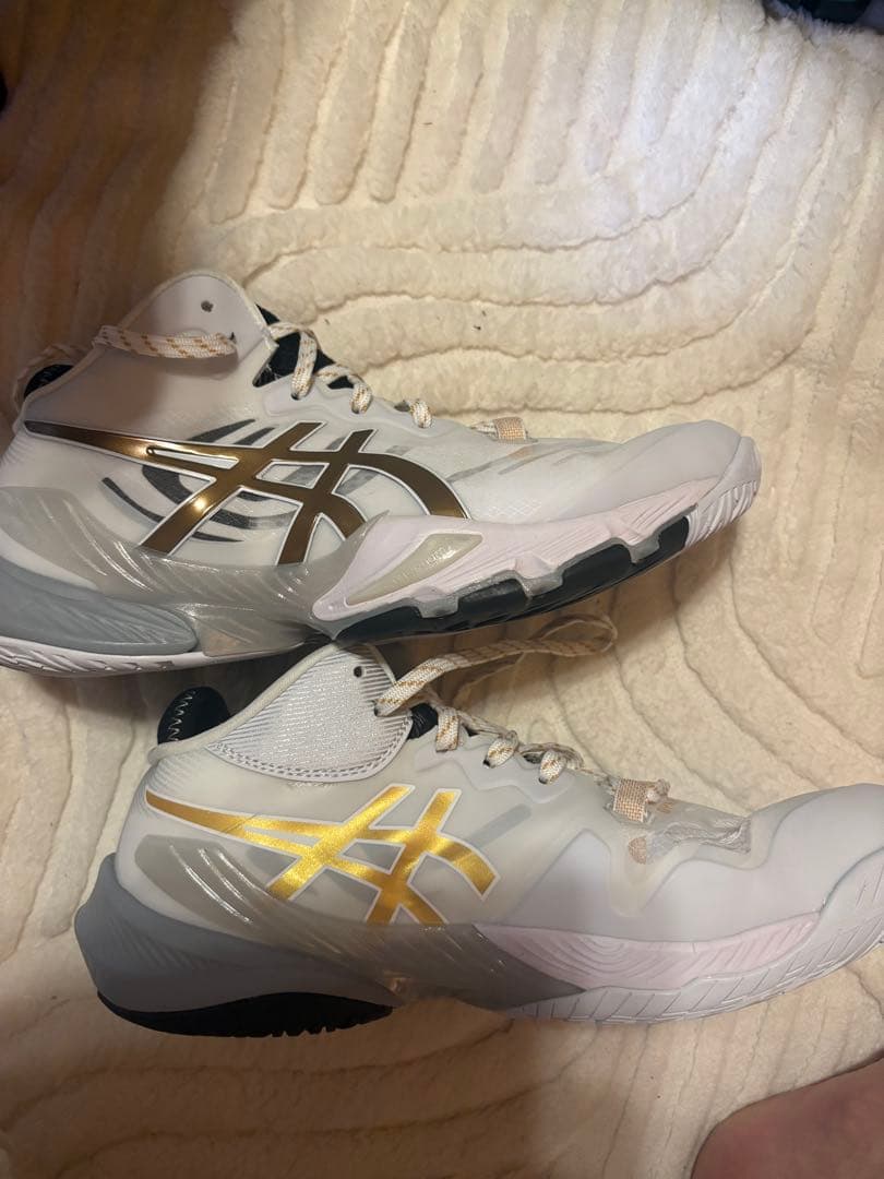 ASICS バレーボールシューズ ホワイト/ゴールド　28.0