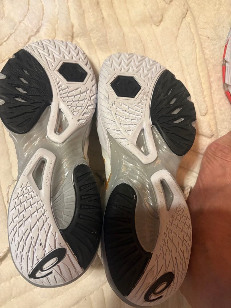 ASICS バレーボールシューズ ホワイト/ゴールド　28.0