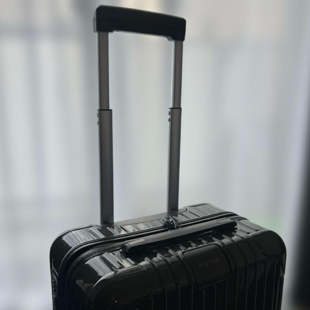 RIMOWA リモワ ESSENTIAL キャビン グレーグロス 機内持ち込み可