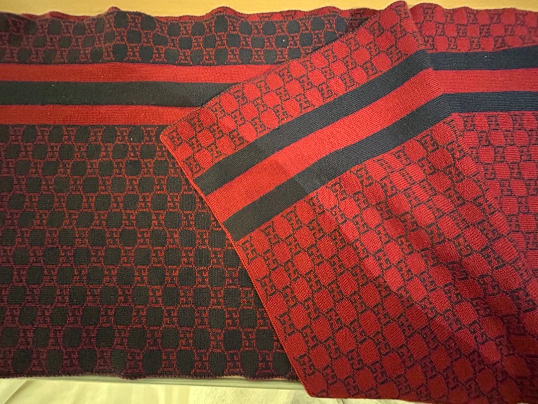 GUCCI リバーシブル　マフラー　レッド　ネイビー