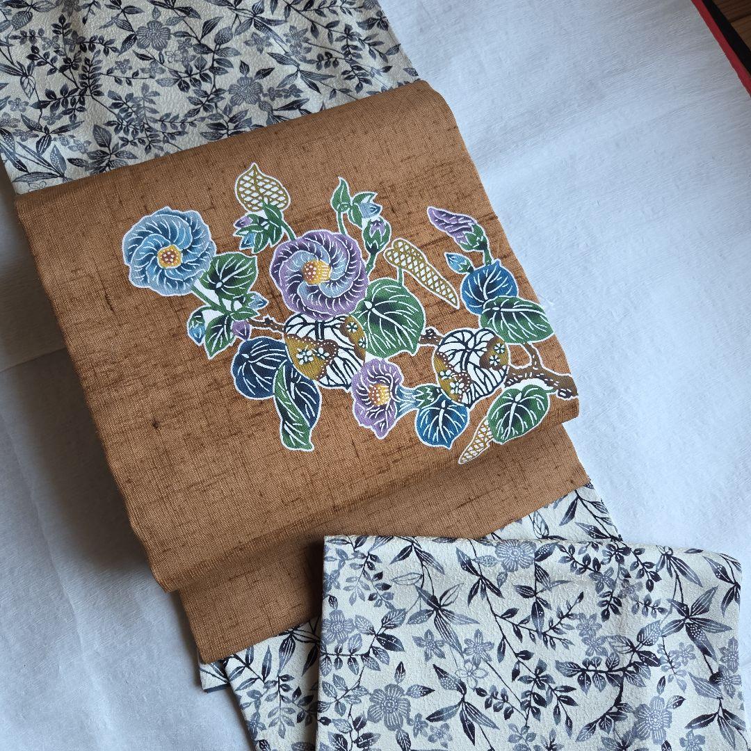 品のある煌めき　クリームベージュの小紋