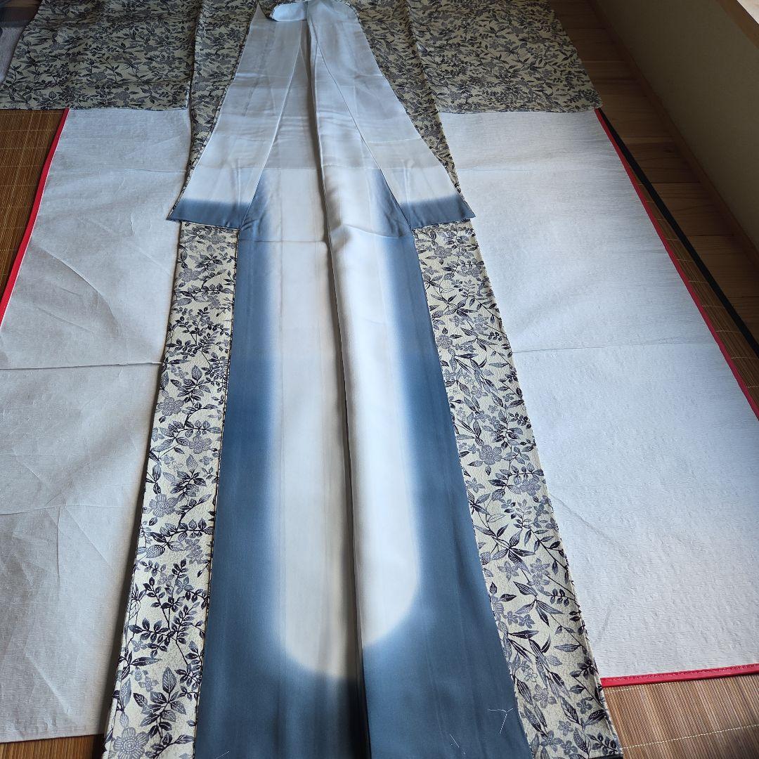 品のある煌めき　クリームベージュの小紋