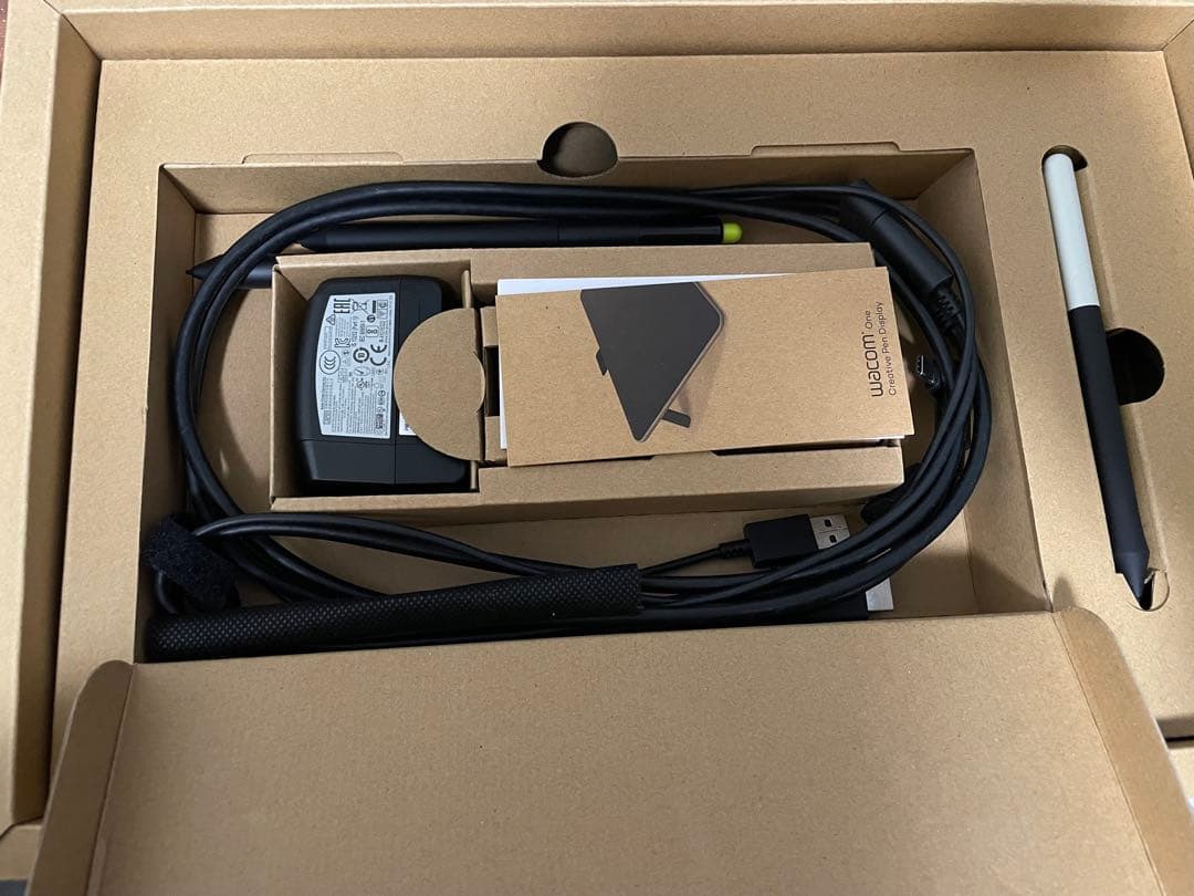 Wacom One 13.3インチ 液晶ペンタブレット＋保護シート付