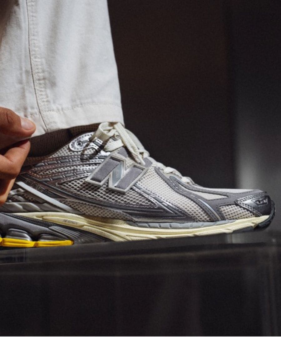 靴 New balance1906R