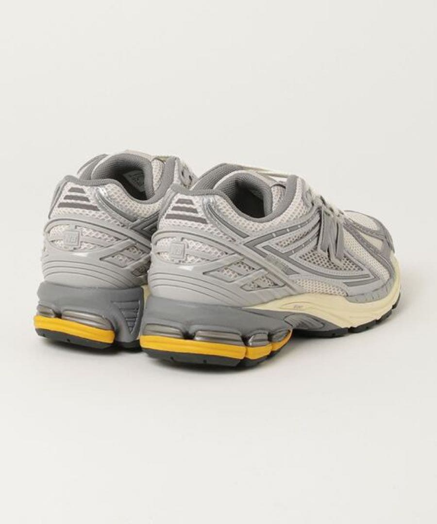 靴 New balance1906R