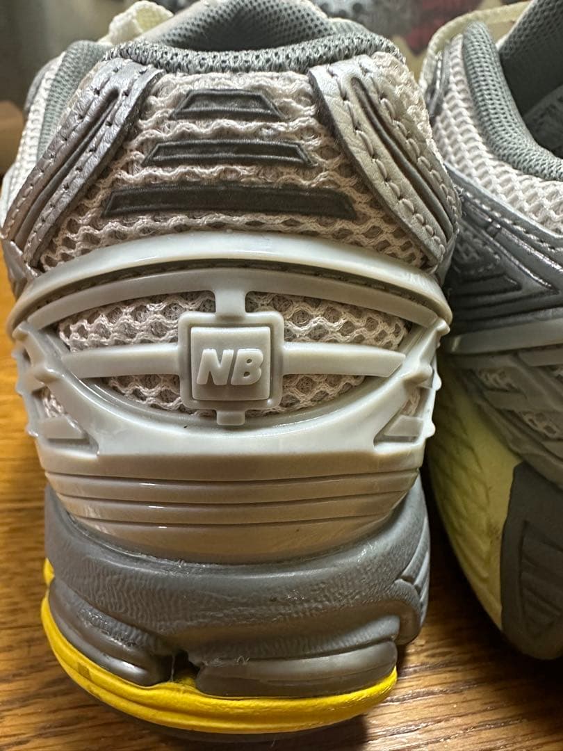 靴 New balance1906R