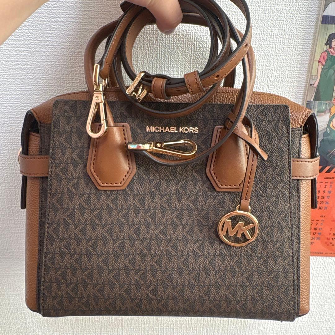 チ*ト様 人気商品！！！MICHAELKORS ロゴ入りショルダーバッグ