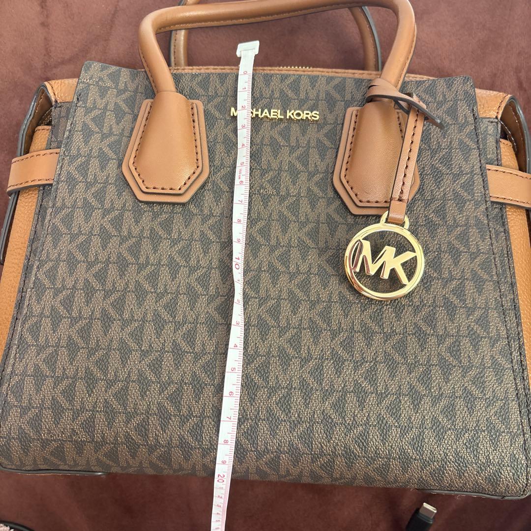 チ*ト様 人気商品！！！MICHAELKORS ロゴ入りショルダーバッグ