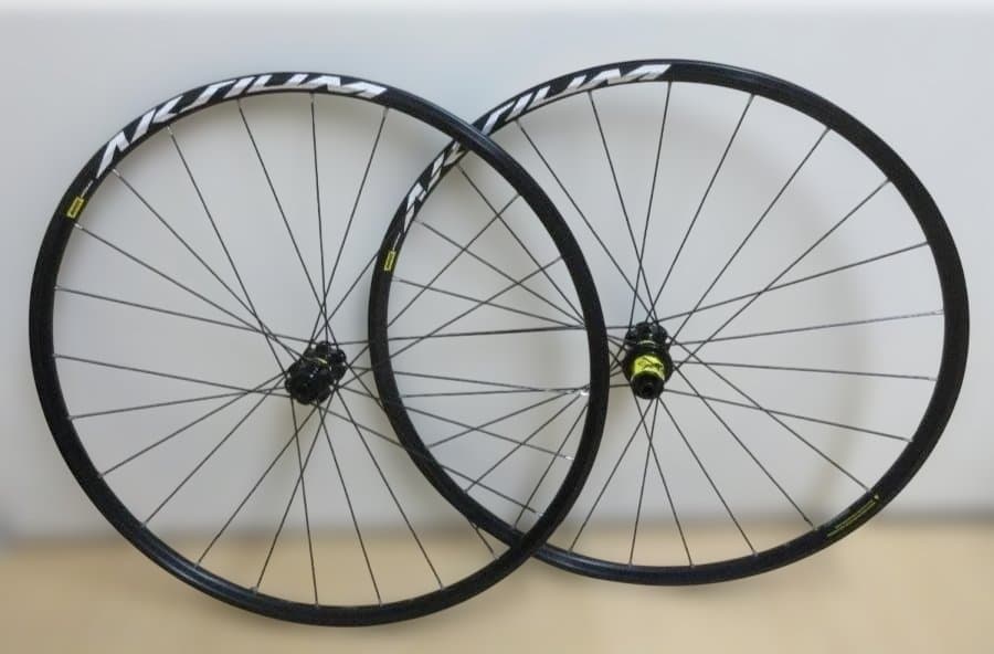 新品 MAVIC AKSIUM ディスクブレーキ 前後セット 700Cクリンチャ