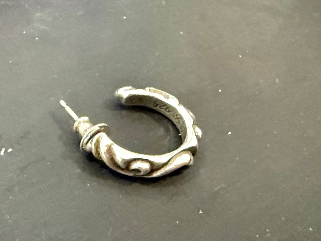 あんしん鑑定対応可　クロムハーツ スクロール フープイヤリング