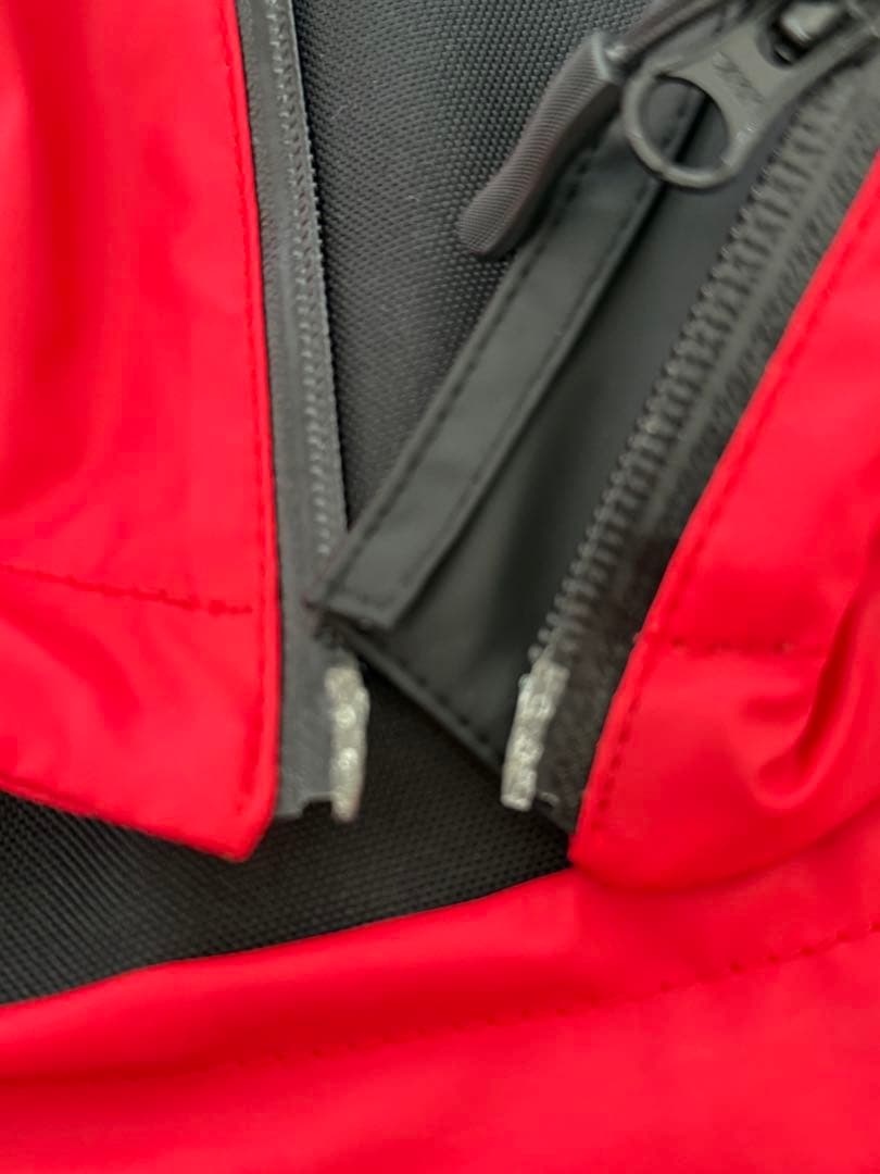 MAZUME UNLIMITED フード付きレインウェア 赤