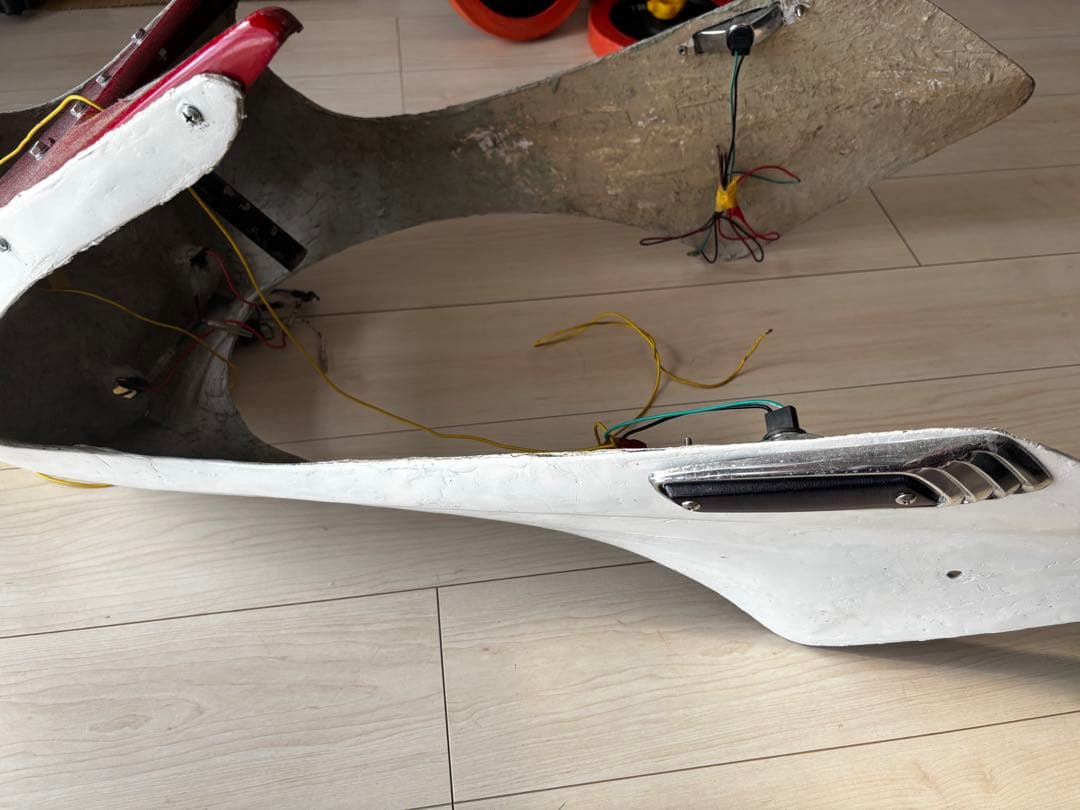 バイクカウル イエローライト付き デュアルカウル、ロケットカウル