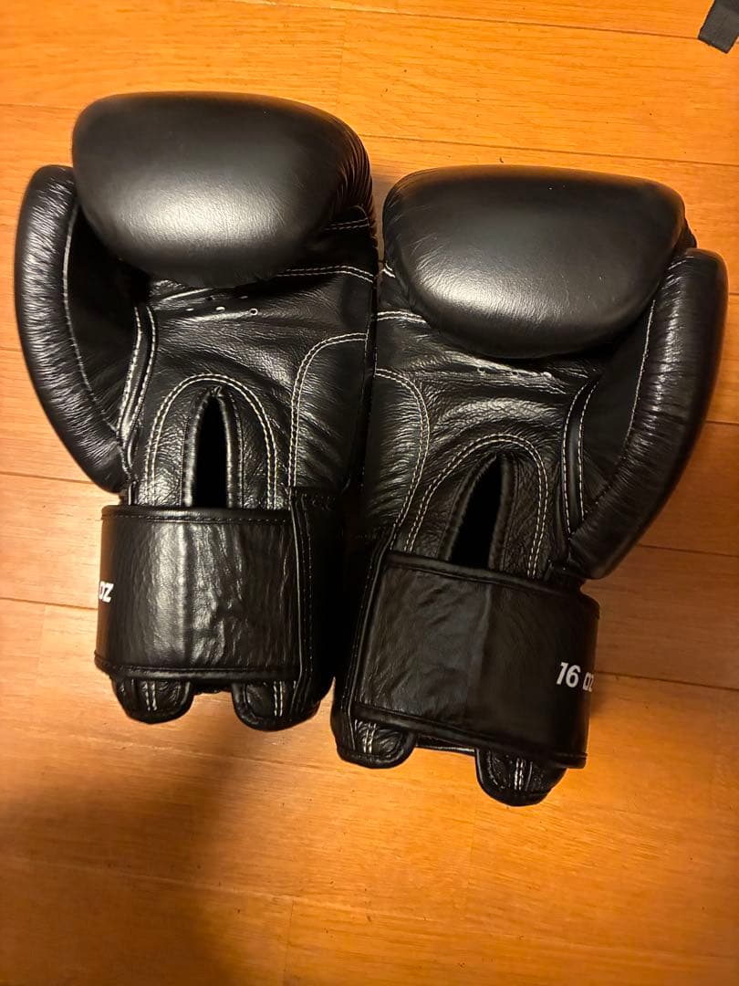 専用K-1 ボクシンググローブ 16oz 黒