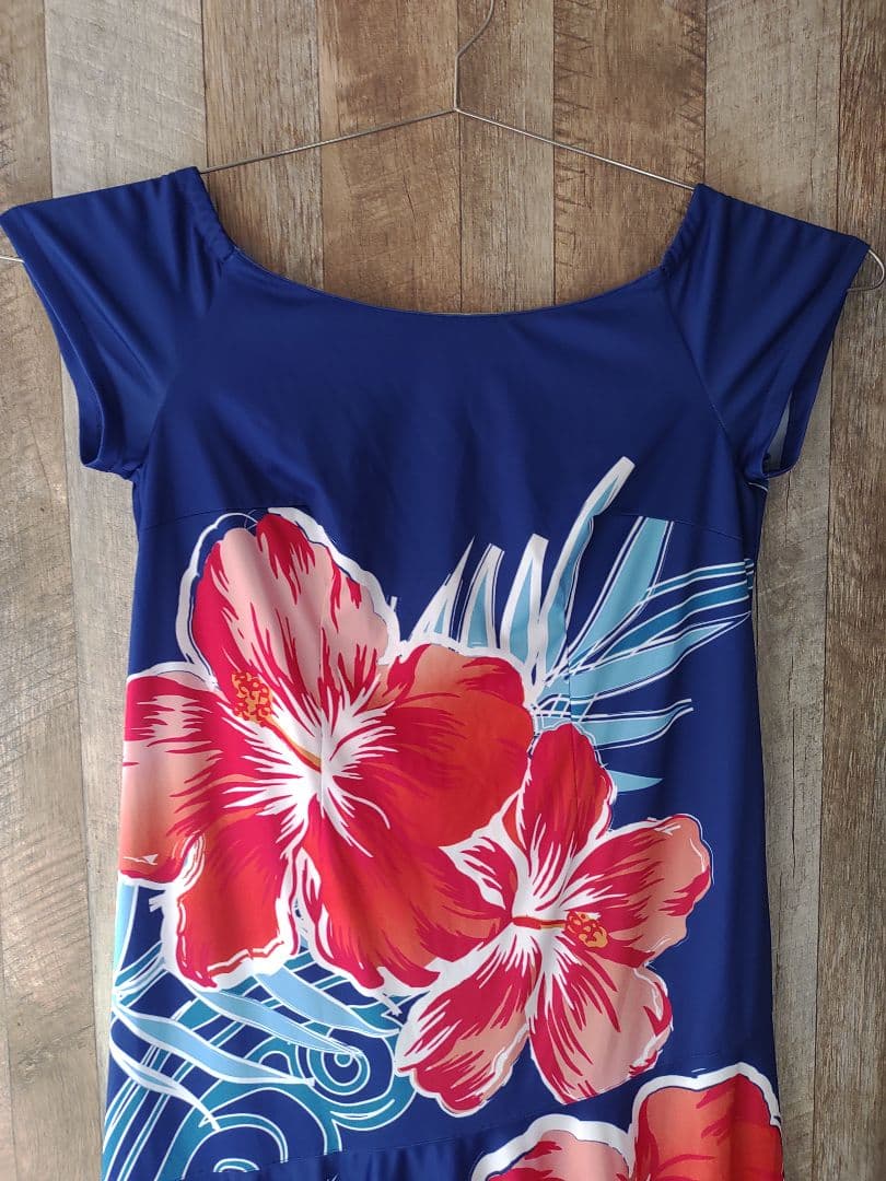 フラダンスドレス　フラダンス衣装　未使用