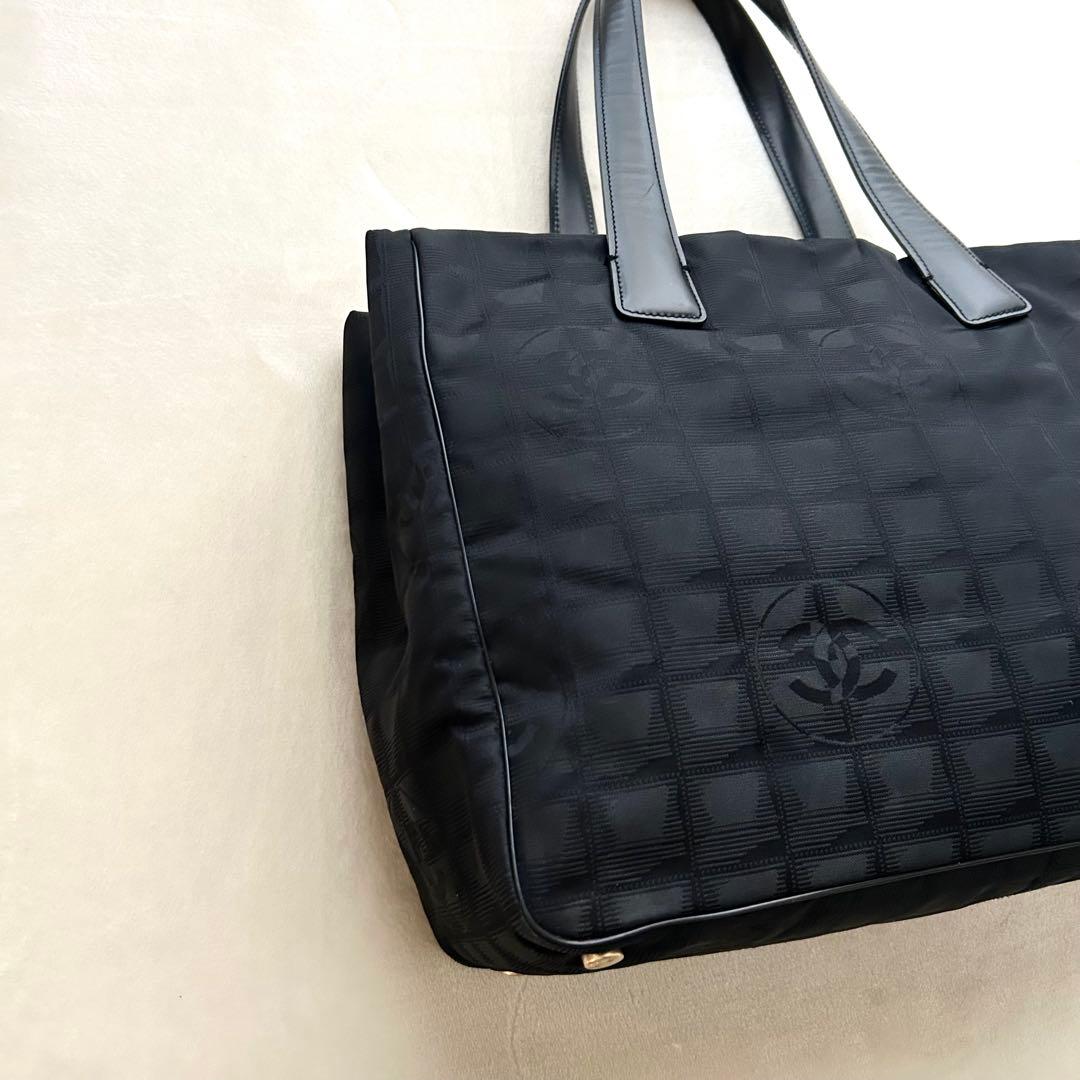 美品 CHANEL ニュートラベルライン トートバッグ ブラック