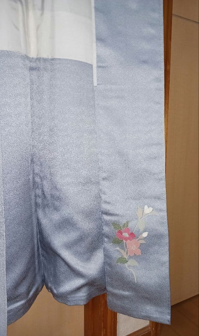 淡い水色 訪問着 正絹 ちりめん　花柄 上品 着物 身丈153cm　長襦袢付