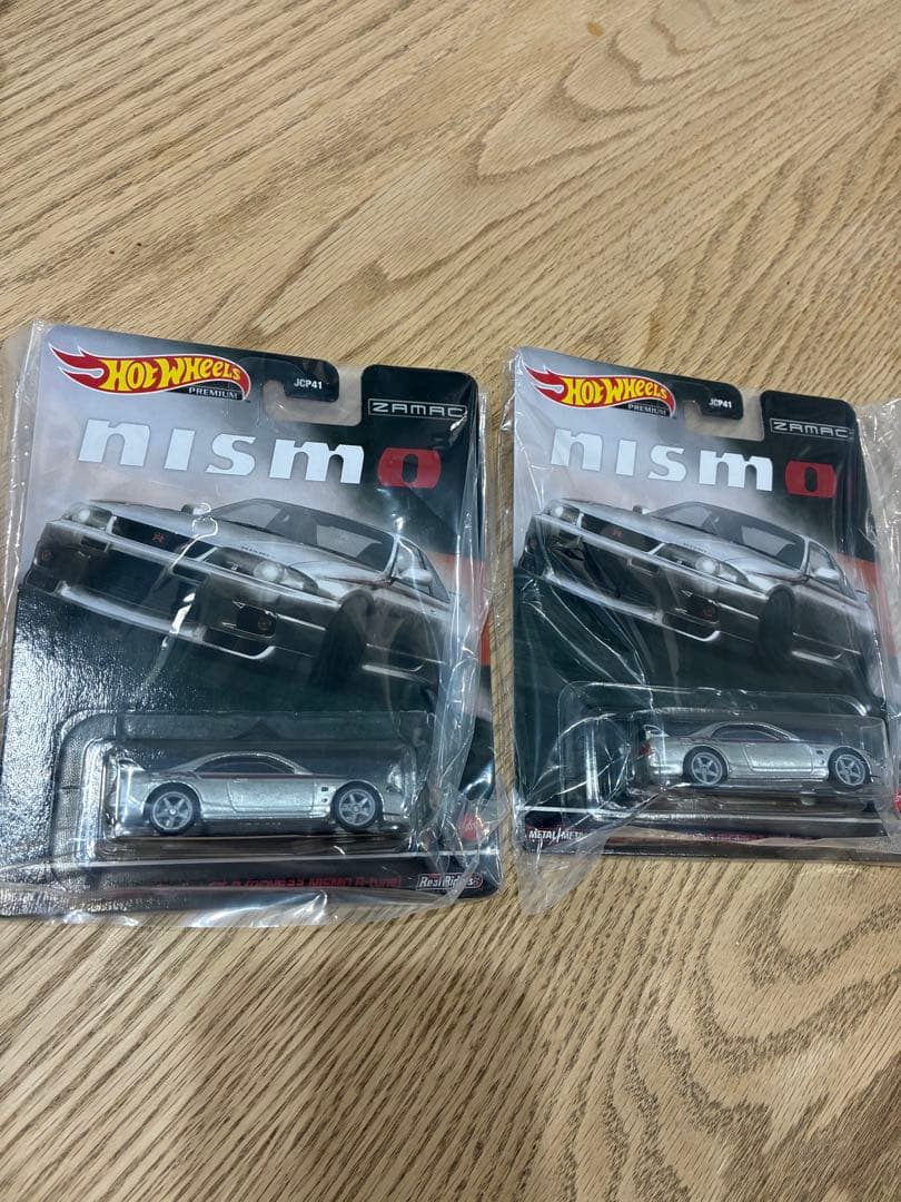 オートサロン　スカイライン Nismo シルバー 2台セット