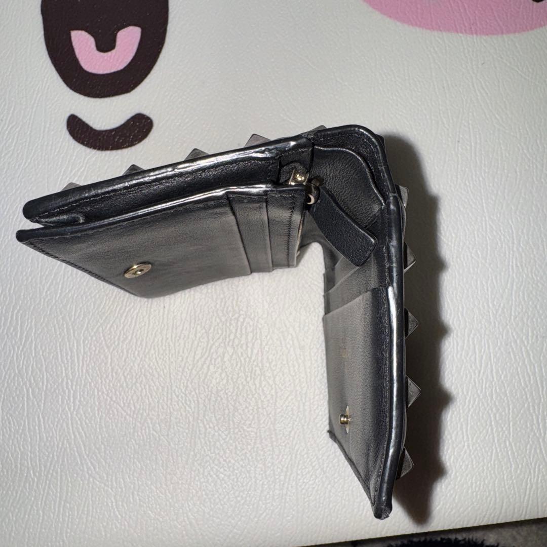 VALENTINO スタッズ 二つ折り財布 黒