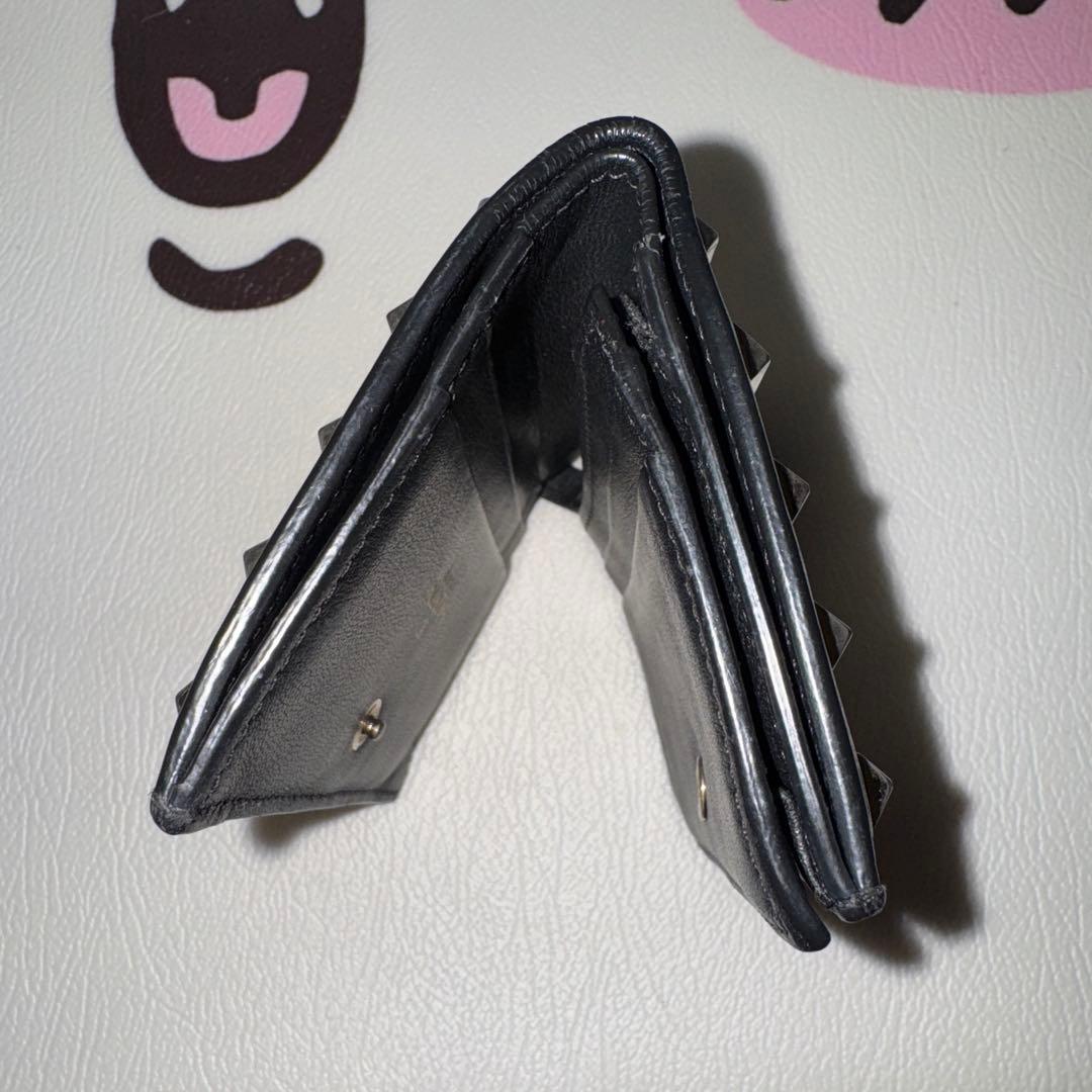 VALENTINO スタッズ 二つ折り財布 黒