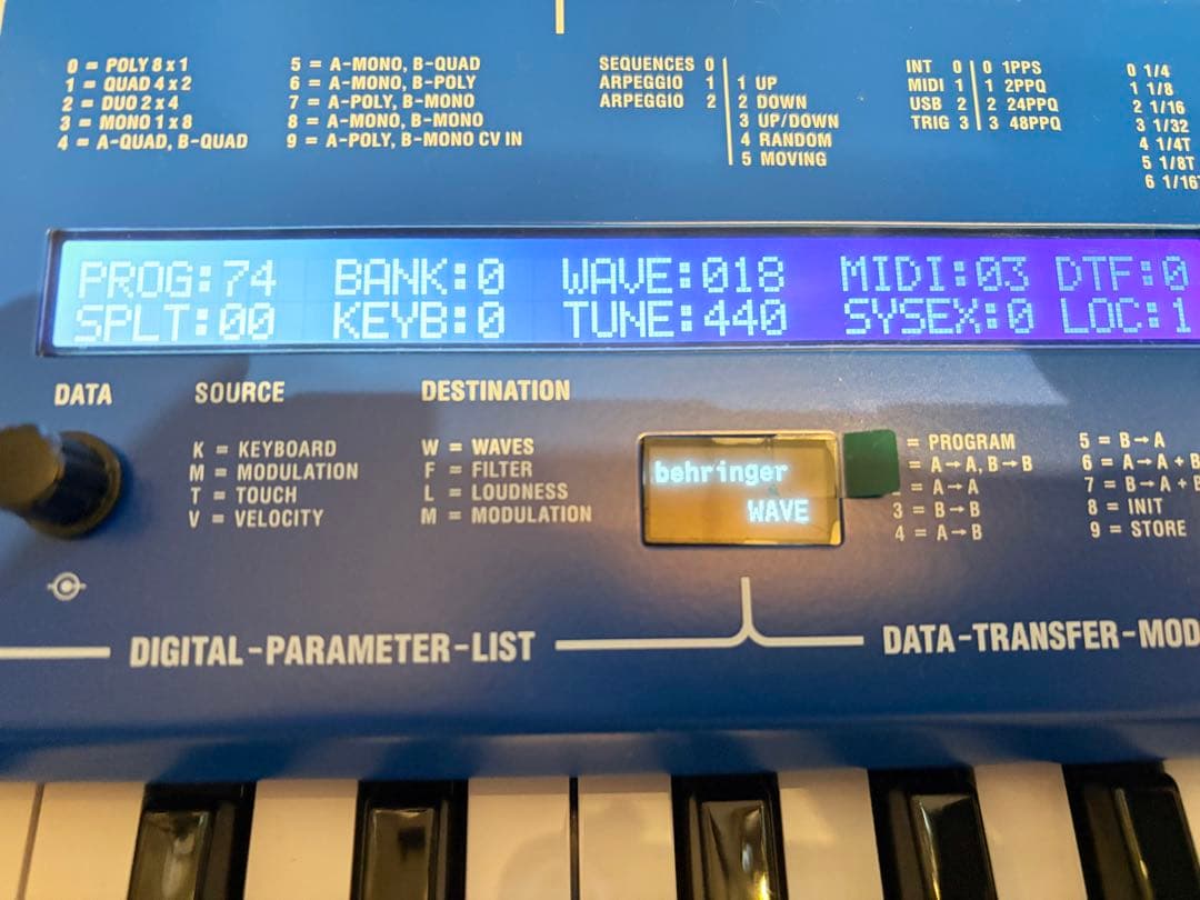 behringer WAVE テーブルシンセサイザー 61鍵　ppgクローン