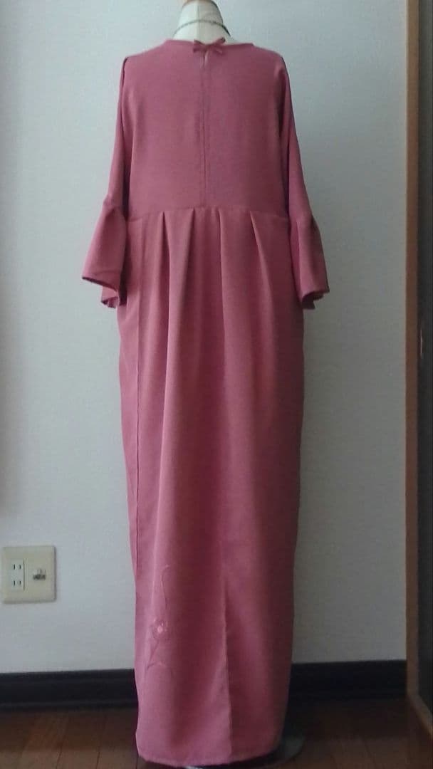 着物リメイクワンピース 色留袖ドレス 蔓花 豪華刺繍