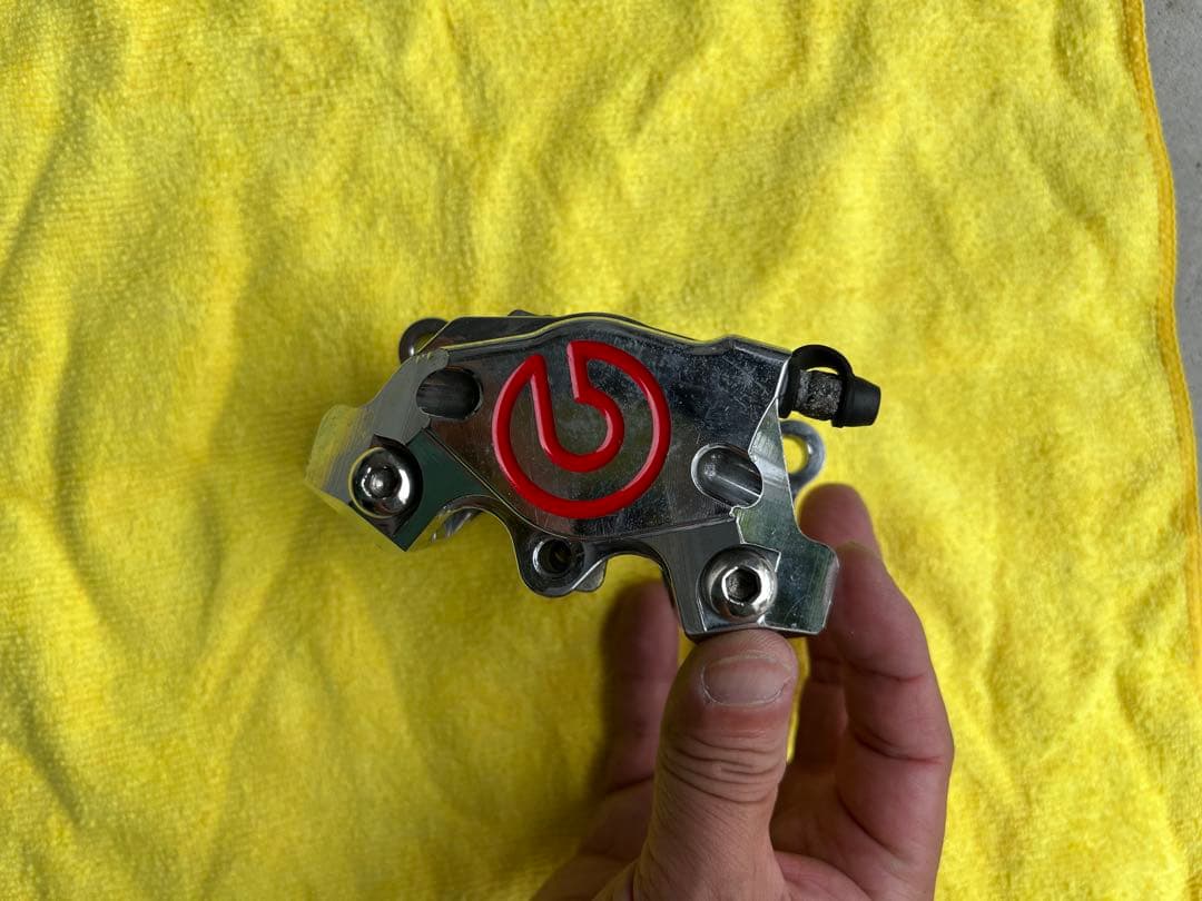 brembo ブレーキキャリパー メッキ