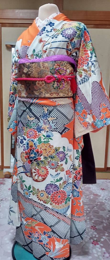 M*o様 古典柄　江戸紅型　振袖　クリーニング済