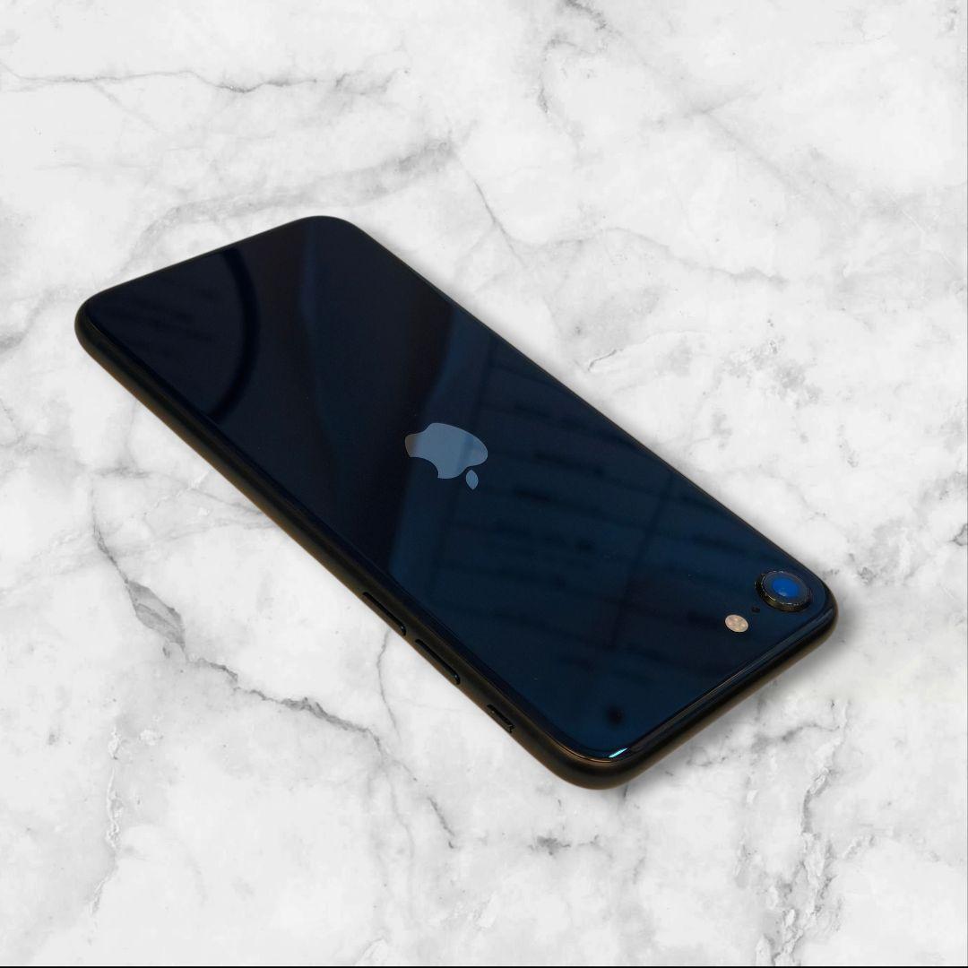 バッテリー100% iPhone SE 第3世代 64GB 4