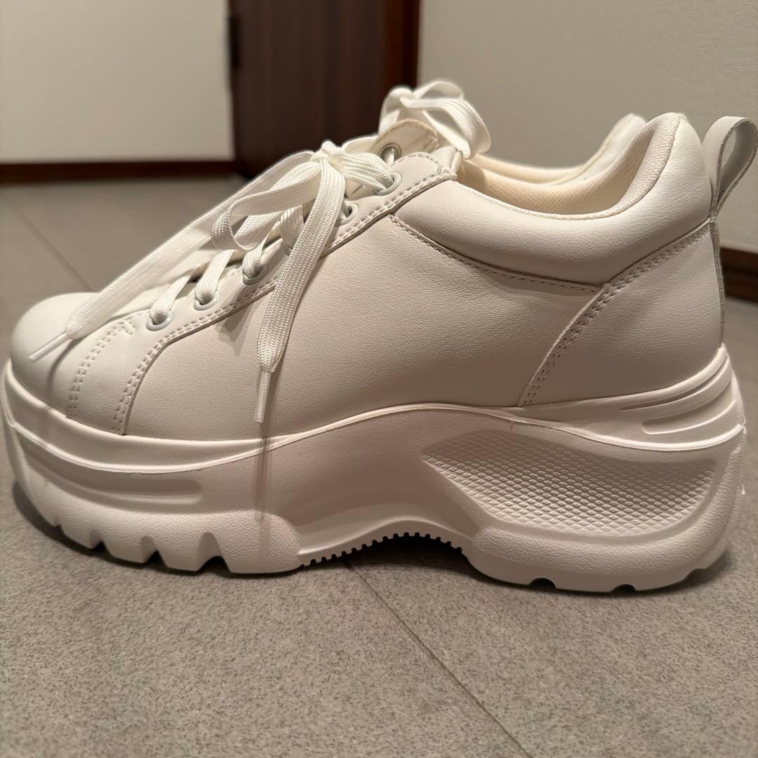 【新品未使用❣️】鈴木亜美さんプロデューススニーカー売り切れ商品　限定品厚底