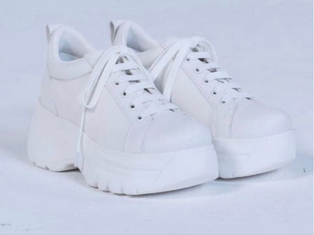 【新品未使用❣️】鈴木亜美さんプロデューススニーカー売り切れ商品　限定品厚底