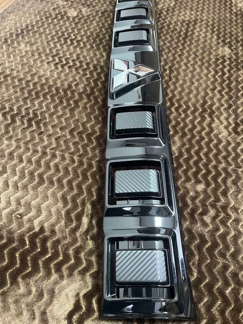 デリカミニ　Fグリル　リヤガーニッシュ　ワンオフ