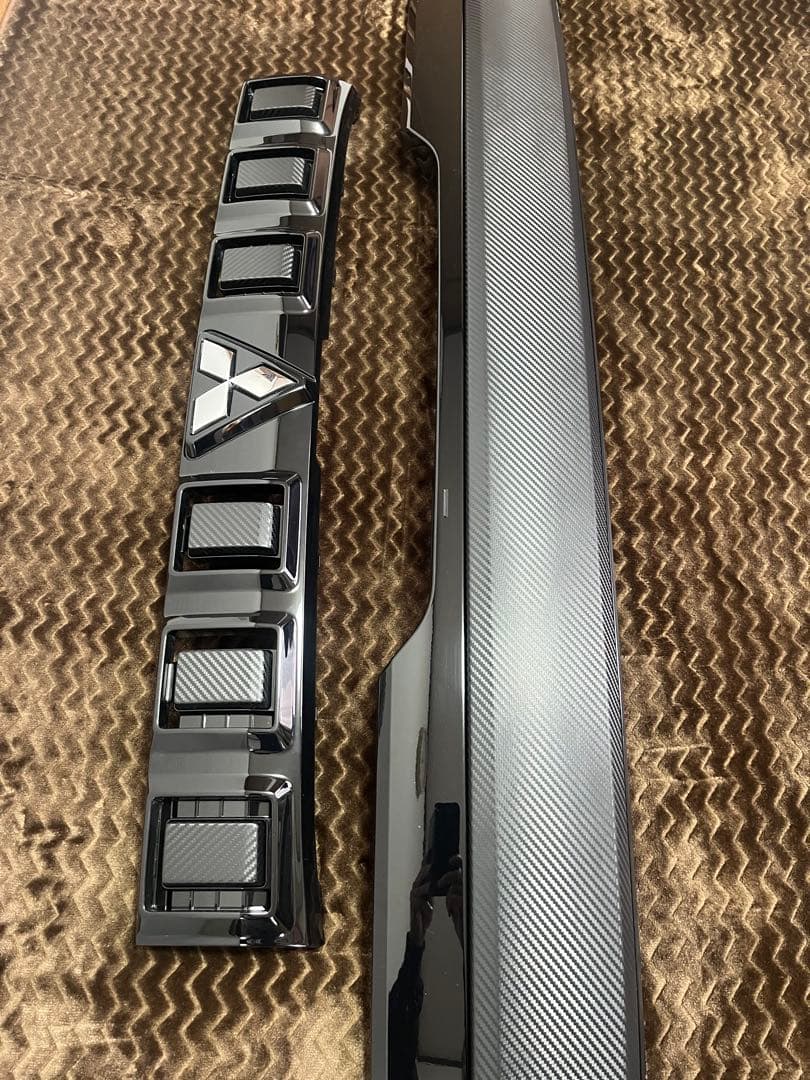 デリカミニ　Fグリル　リヤガーニッシュ　ワンオフ