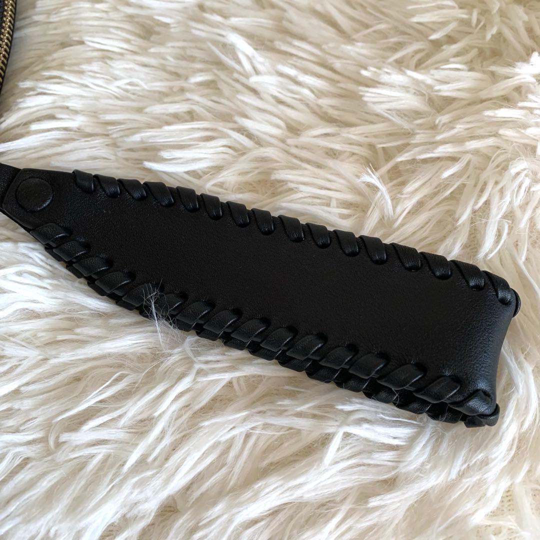 ペルテガス クラッチバッグ 半円 革　 ブラック