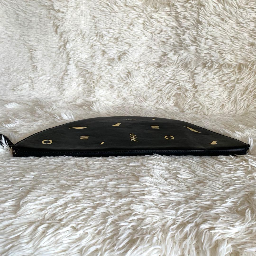 ペルテガス クラッチバッグ 半円 革　 ブラック