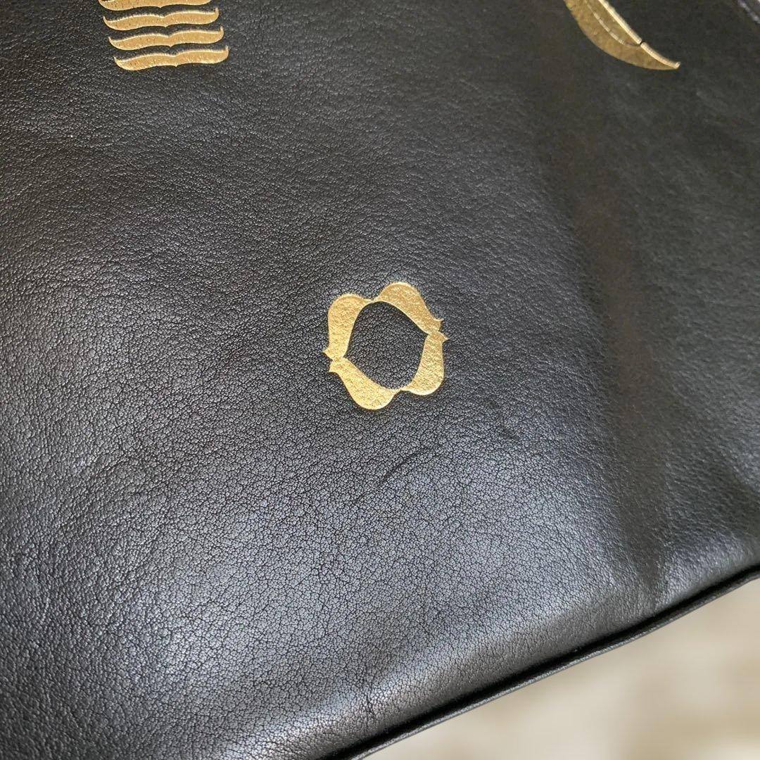 ペルテガス クラッチバッグ 半円 革　 ブラック