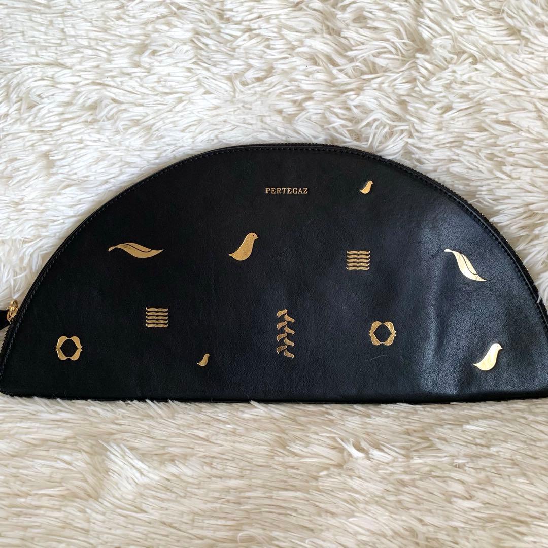 ペルテガス クラッチバッグ 半円 革　 ブラック