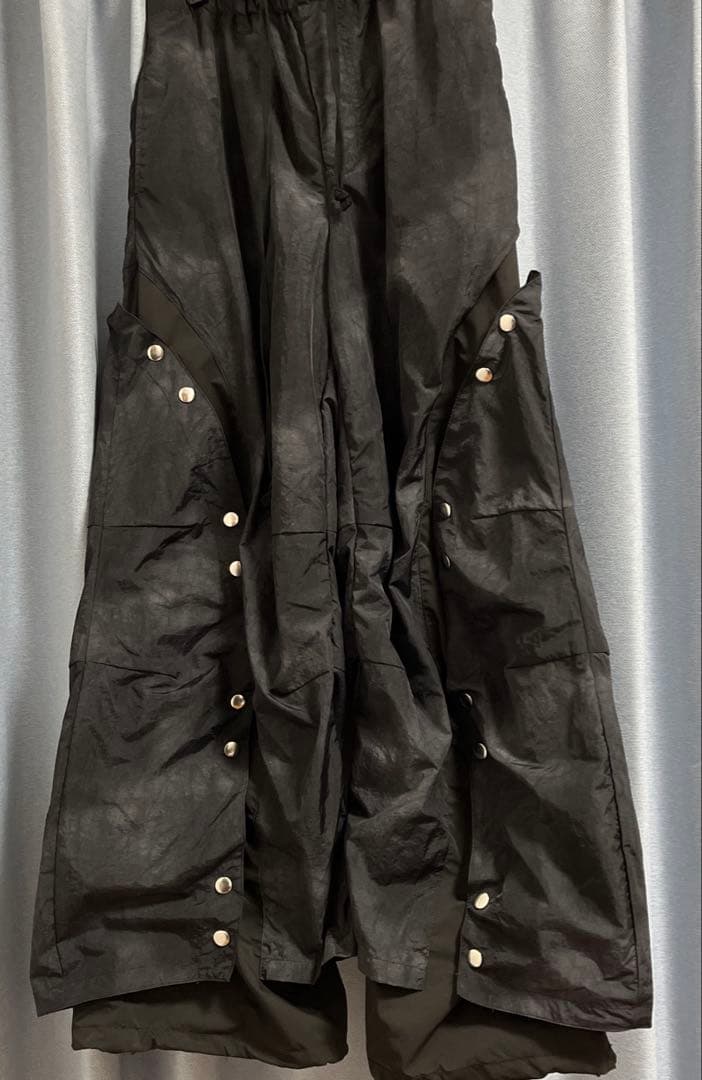 GRANCY ボタンレイヤードデザインナイロンパンツ　グレー　Sサイズ