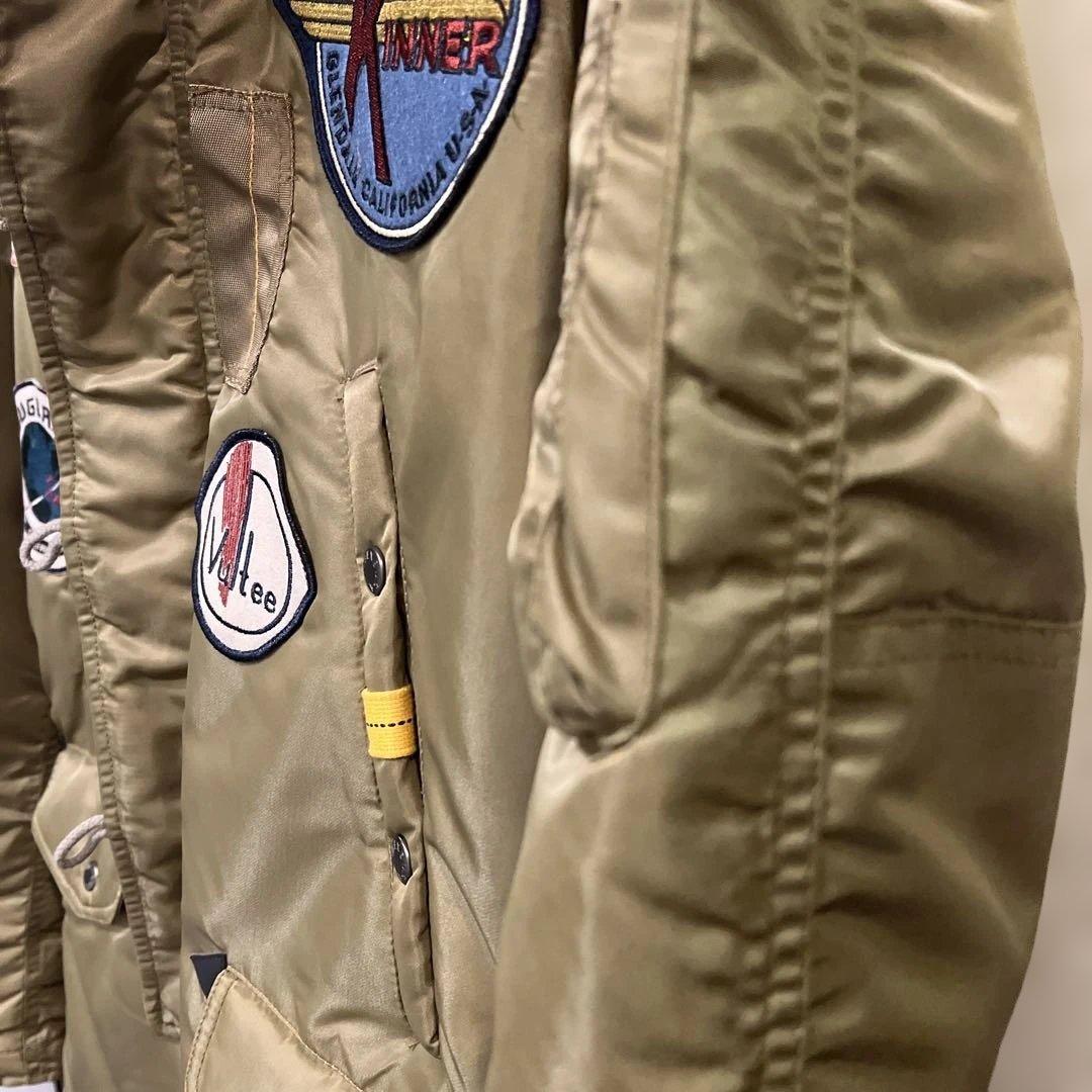 AVIREXダウン風パッチ付きミリタリージャケット/ポケット多め