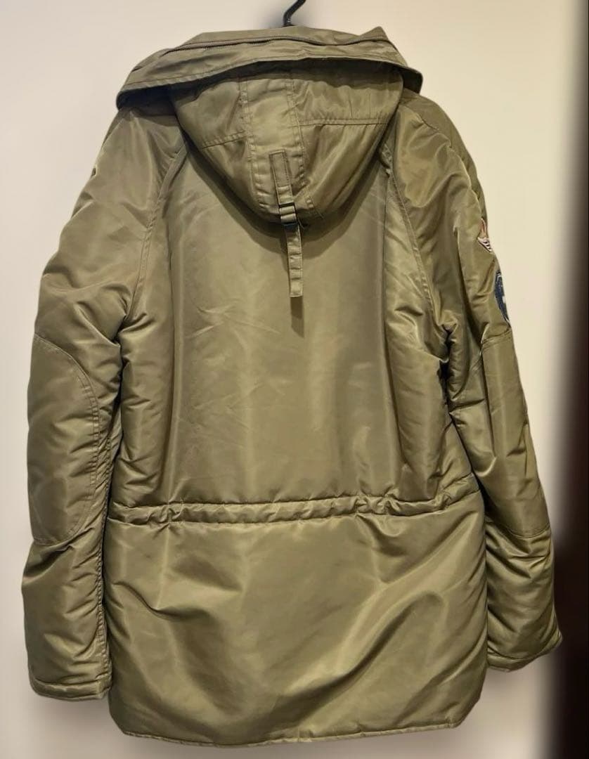 AVIREXダウン風パッチ付きミリタリージャケット/ポケット多め